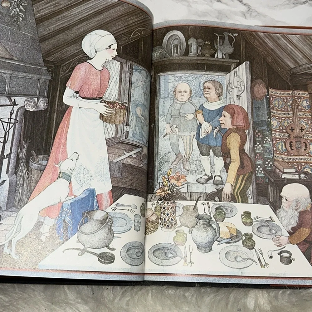 Snow-White and the Seven Dwarfs large vintage illustrated Book